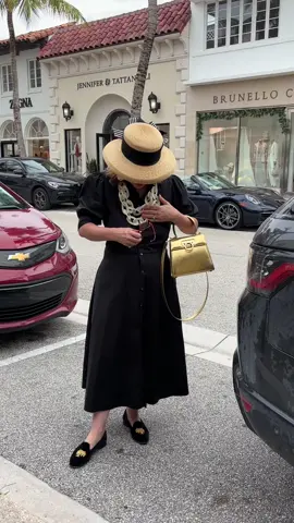 #quietluxury #oldmoneyaesthetic #oldmoneyoutfits #palmbeachcounty #palmbeachisland #palmbeaches #luxury #luxuryoutfit #balmain #quietluxuryoutfits #hermes #luxuryyachts #inspooutfit #inspiring #fyp #foryou 