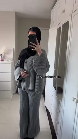 Love love love this settt😍😍 linked it for you for anyone asking x #foryoupage #winterinspo #OOTD #modest #hijabi #style #fitcheck #lookbook #haul #lashes #grwm 