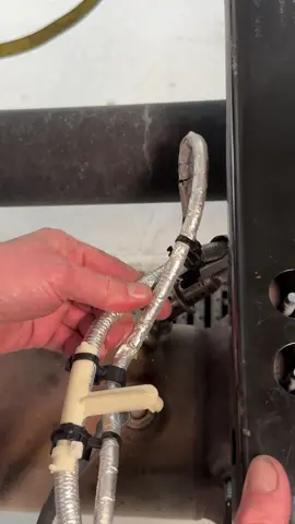 DPF and Catalytic converters. What do we do about the problems they have? #autorepair #autoshop #mechanic 