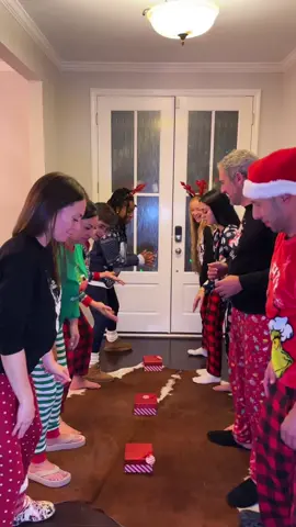 The funniest christmas game 😳