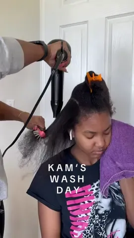 My daughter’s wash day routine… These are my absolute must haves: African Pride pre poo, Aussie miracle moist shampoo, TGIN mask, for leave- in I used @olaplex, serum @MielleOrganics #blackgirlwashday #naturalhaircareroutine #washdayroutineblackgirl #aussiemoistnaturalhair #africanprideprepoo 