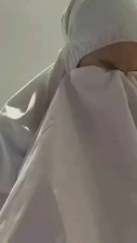 Aku kalau Capek bukannya istirahat tapi malah Nangis 🥲 di atas Sajadah #Capek  #Hancur  #Rindu 