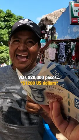 “I am going to buy my kids clothes” 🥹❤️ #churros #mexico #money #christmas #surprise #kindness #happiness #Love 