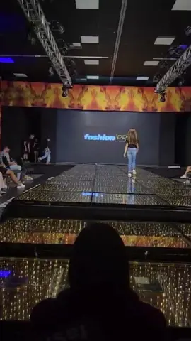 fashion pro 🖤🤍