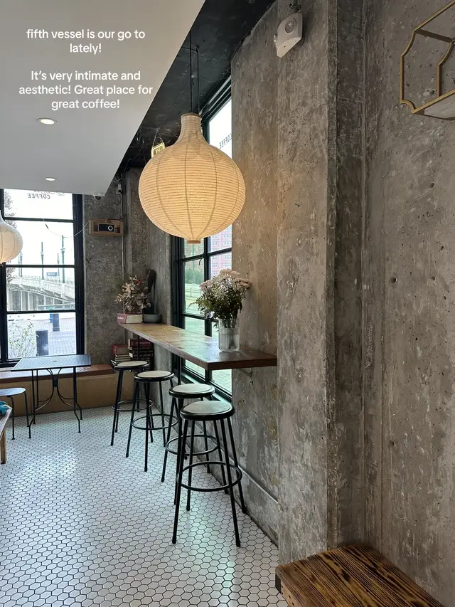 Because coffee runs are my favorite ☕️🤍 #coffeerun #comewithme #coffeetiktok 