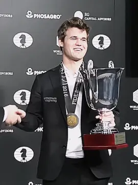 - 𝙈𝙖𝙜𝙣𝙪𝙨 𝙘𝙖𝙧𝙡𝙨𝙚𝙣 #chess #magnuscarlsen #isolatedpawns #chesstok #chessedit #ahmedzayedchess #شطرنج #ahmzzayed #fypシ゚viral #fyp #viral #chessman #chesstiktok 
