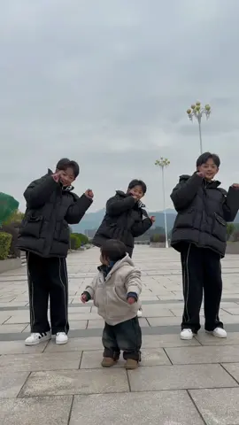 音乐🎵起😎#一起长大一起玩耍 #我的阳光男孩 #萌娃集合 #人类幼崽到底有多治愈