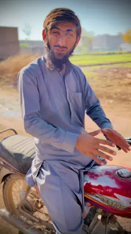 Part 1 👉My bike review😂@COMMENTATOR 🎤 OFFICIAL #waqarbettani #waqarcommentator #fyp #unfreezemyaccount #capcut #fypppppppppppppp 