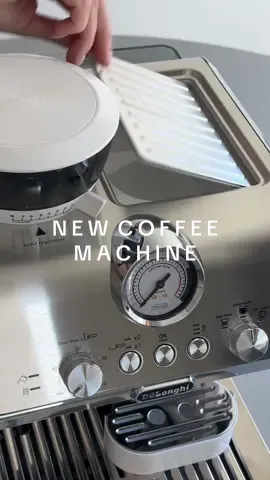Our new De’Longhi 🤍 La specialista arte 