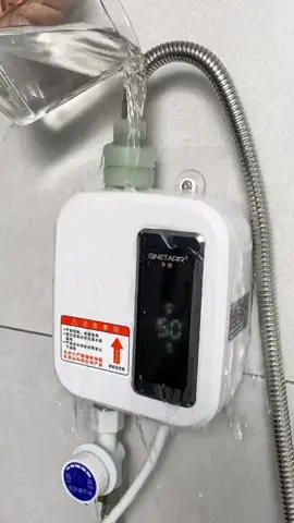 Easy to take a hot shower😏#goodstuff #goodthings #homehacks #householditems #useful #LearnOnTikTok #tiktokmademebuyit #fyp #foryou 