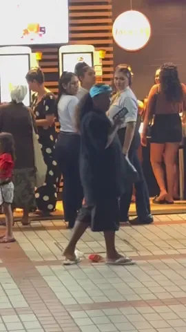 Vazou audio do WhatsApp no meio do McDonald’s 
