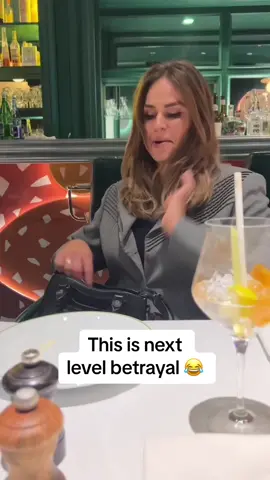 They literally didn’t even notice 😅 #extendablefork #funnymoments #betrayal #fyp 