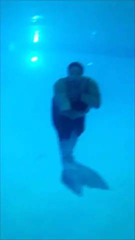 I wanna step up my underwater performance skills in 2024. Video by @Sadie Dingfelder #Mermaid #FatMermaidsMakeWaves #BlackMermaid 
