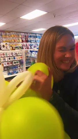 Christmas #balloontakedown #balloonteardown #balloonpop #balloonpopping #balloonpopasmr #asmr #asmrtiktoks #balloons #balloon #pop #popping 