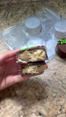 Bombontone: lindo e gostoso! Forma Especial (3 partes) 10514 – Pão de Mel Grande Pelas mãos de @chefjulianogueira #bwb #bwbembalagens #bombontone #panetone #chocotone #façaevenda #chocolatedepresente #Natal #Natal2023