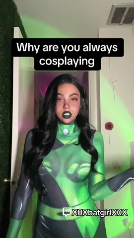 Whats more iconic then being shego 🖤💚 #cosplayer #twitchstreamer #egirl 