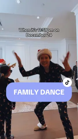 Even baby’s excited🎄#FamilyTok #BigFamilyChristmas #MomOf5 #MomsofTikTok 