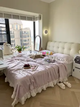 Thật ra hoàng hôn chưa bao giờ lỡ hẹn với chân trời cả. Vốn dĩ đâu phải mỗi tình nào cũng sẽ đẹp mãi, trong trẻo mãi như ánh bình minh đâu….. #Xmas2023 #dodungthongminh #nghiennha #homedecor #decorphongngu #bedroom #tiktok #decor #tiktokshop #xuhuong #xuhuongtiktok #podcast 