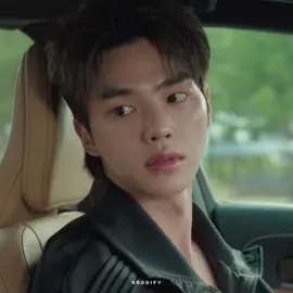 they did so good to potray the sadness, fear and love emotions in one scene.. they are scared, too, but they both are willing to do whatever it takes to stay together 🥺 the exchange Pain yet genuine smile while holding hands in the car… #mydemon #songkang #kimyoojung #kdrama 