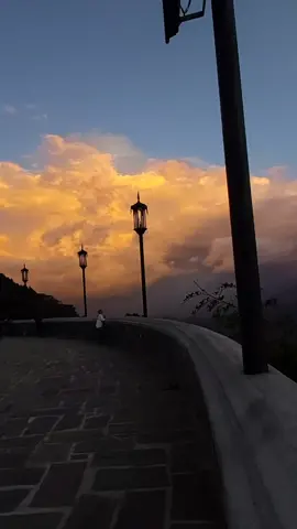 golden evening in kandy #sadagirimahaseya  #hanthana  #kandy  #srilanka 