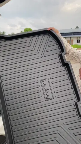 Hai hai ola! Qishy dh grab car boot tray for my baby white 🤍 sebelum bonet korang makin teruks baik grab cepat sementara ada sale 😘 #carboottray #myvi #easytoclean #cleanliness 