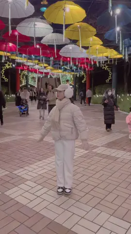 🔆 Em giờ vẫn còn bé lắm hihi ai yêu được thì yêu 😍😍#côngvien #이월드 #teku #noel #vanconbelam #xh #tiktok #xuhuongtiktok #LearnOnTikTok #muadonghanquoc #noelanlanhamap❤️ 