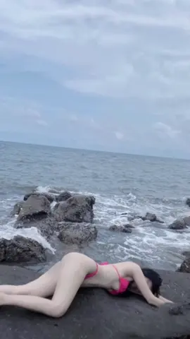 Ngã vào tim anh 🥰 bikini xinh trong giỏ hàng nha mn #bikini #bien #dibien #trending #xuhuong #vuondaotiktok #besmarthome #fyp 