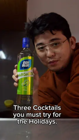 Holiday Cocktail Ideas with GSM Blue Margarita #gsmblue #gsmbluemargarita #gsm #cocktaildrink #goviral 