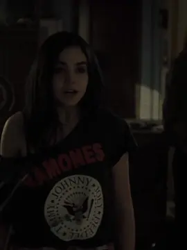 #thestrangerspreyatnight #dollface #dollfaceedit #losestrañoscaserianocturna #parati #fypシ #xyzbca #viraltiktok 