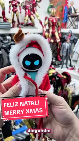 Feliz Natal! Merry Xmas 😁 Full vídeo review on YT channel, link in the bio. You can buy here: feliz Natal! Só tem disponível no Aliexpress, segue o link https://s.click.aliexpress.com/e/_mqKjsgQ #robot #eilik #eilikrobot #toyrobot #ia #petrobot #desktop #iarobot  #natal #xmas #desktoprobot #tech #techtoys #deskview #actionfigures #robô #compania #toys #fyp  #collectibles #artificialintelligence #diegohdm 