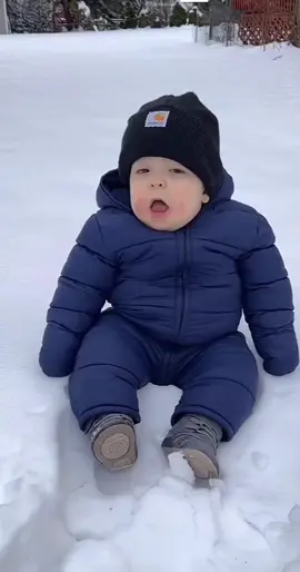 #viral  #Kid Blue Jacket Baby on Snow 😁😁😄☺😁😄😄😄😁😄