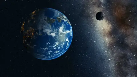 the moon rotating around the Earth #foryou #foryourpage #viraltiktok #spacevideos 