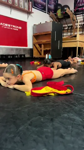Wow, these kiddos met all my expectations! Thank you @carloscreations_ for this awesome opportunity to work with these kids! . . 📝Bodybreaker Feetbands + Bodybreaker Therabands + Bodybreaker Straddle Bands  📍Miami Dance Company  🧠Bodytech Method  💃🏼Assistants: @bellacianni + @amabellaaren  🧑🏽‍🏫Julian . . #dance #dancer #flexibility #flexibilitytraining #strong #strengthtraining #strength #stretching #stretch #dancemoms #dancestudio #ballet #ballerina #bodytechmethod #technique #athlete #sport #balance #instagram #gymnastic #rhythmicgymnastics 