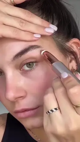 Need a quick touch-up before your Christmas Eve plans? ✨ The Flawless Brows hair removal unit is the perfect quick fix when you’re on the go! Shop now at your local @cvs_beauty 🤩 #repost