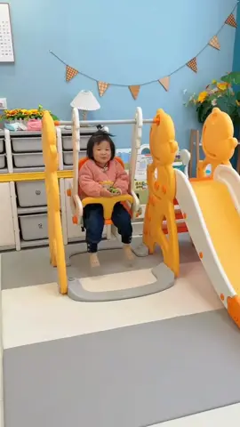 mainan ayunan set perosotan,masa kecil anak tak terulang kembali #perosotan #perosotananak #perosotanayunan 