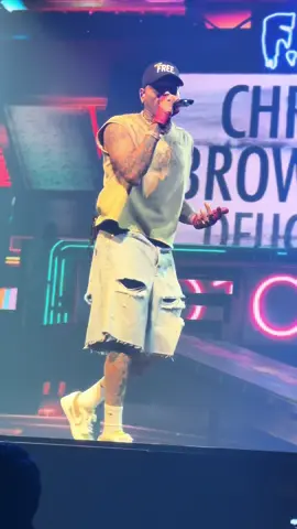 Deuces ✌🏻#chrisbrown #chrisbrownconcert #chrisbrownofficial #dubai #uae #fyp 