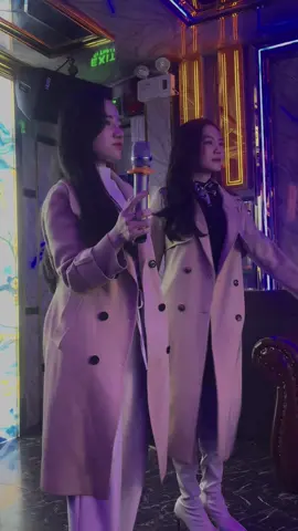 Chị em sinh đôi @Diệu hân makeup & cosmetic 