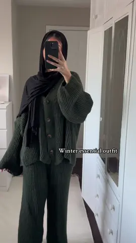 Uno i love it when i got nearly all the colours 🤣 #foryoupage #muslim #winterinspo #OOTD #modest #hijabi #style #fitcheck #lookbook #haul #grwm 