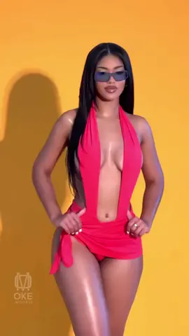 Stunning >>> Model Walk #explore #fashionshow #bikini #model #okemodel 