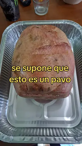 que hago se supone que es pavo pero parece pierna  😭😭😭 #pavonavideño #cenanavideña #tiktokmexico #navidad2023 