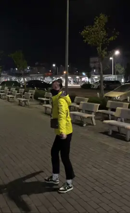 Đừng cố chấp nữa.. hãy học cách chấp nhận đi🖤