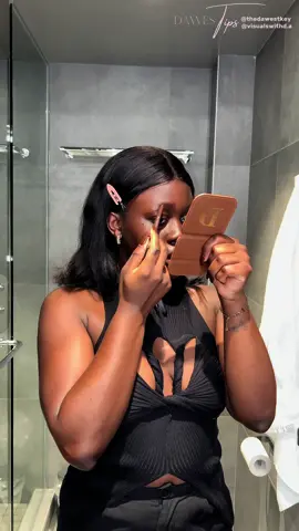 🎀Avez-vous déjà fait des solo date? Si oui, vous aimez?  ——— • Aujourd’hui je vous emmène avec moi découvrir le @hotelmonville et le @cinemascineplex et son cinéma VIP à Montréal .  • Apprenez à prendre du temps pour vous c’est super important !✨💓 ____ •• ALLEZ BISOUS🎀 Feminine energy, solo dates, vlogmas , fashion tips, solo date night, self care, self love, get ready with me  #feminineenergycoach #visualswithda #thedawestkey #dawestips #blackgirlluxury #perfumes #femininehygiene #solodates #solodatenight #cinemavip #Vlogmas #SelfCare #relationshiptoself #solotrip #tourismquebec 