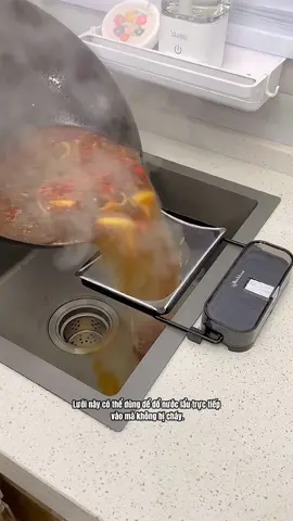 Khung lưới lọc rác trên bồn rửa. #giadungtienich #dodungtienich #giadungnhabep #dodungnhabep #luoilocnhabep #luoilocrac 