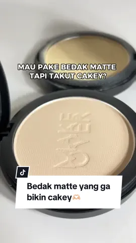 Gaperlu khawatir lagi makeup kamu cakey Gorgeous 😊 cobain bedak flawless yang satu ini! Available in 25 shades dan makeup awet seharian❤️ check out bedaknya ya✨ #makeoverid #zonacantik #bedak #powder 