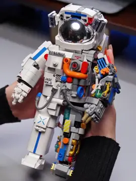 Lego Mô Hình Phi Hành Gia hơn 800 chi tiết                                                     Ib shop ngay để được giảm giá hơn 100k/ 1 bộ. #lego #phihanhgia #tauvutru #dochoibetrai #legolaprap