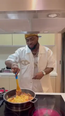 CHEF OBO ❤️❤️❤️❤️. FEED THE BODY THAT WORKS THE MONEY 😆😆❤️ #davido #trending #chef #fypシ #foryoupage #nigeriantiktok🇳🇬 #ghanatiktok🇬🇭 #unavailablechallenge #funny 