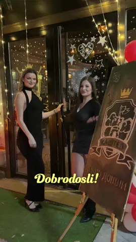 NOVOGODISNJI GIVEAWAY: 5 random ljudi koji mi se jave na instagramu dobijaju flasu vina ili votke za svoje drustvo u nasem restoranu! Budite brzi jer se Nova Godina uskoro blizi!  . . Uslovi za ucesce jeste da zapratite stranicu kastel_novisad na instagramu i da imate vise od 21 godinu! Gledamo se 🤪🥳