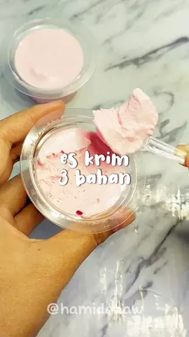 Membalas @vidio_katakata_statuswa ES KRIM TANPA WHIPPY CREAM‼️ yang dari kemaren mau bikin es krim, tapi gapunya whip cream, tonton video inii yaaa karena aku punya pengganti whip cream buat bikin es krim😍 #fyp #eskrim #eskrimviral #resep #resepsimple #icecream #cemilansimple #eskrimsimpel 
