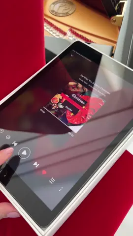 O PianoDisc é um sistema que automatiza o piano através de um App próprio! Ele acompanha o Ipad e milhares de músicas para você escolher!  Esse sistema pode ser instalado em qualquer piano de cauda. Fale conosco! #pianodisc  #piano #FelizNatal #pianissimopianos #fritzdobbert #pianodecauda #pianotiktokers 