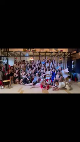 Merry Christmas ขอพระเจ้าอวยพร ให้นักเรียนทุกท่าน สุขภาพร่างกายแข็งแรงนะคะ ….  line : @hoyhoncircus  #aerialsarts #bangkokaerial #aerialbangkok #aerialclass #strong #pole #healthy #exercise #hoyhoncircus #stretching #aerial #aerialist #aerialists #poledance #aerialhoop #lyra #motivation #Workout #yoga #dance #cardio #sport #Fitness #aerialhammock #handstand #gymnastic #aerialsilk #aerialthailand #aerialstraps 